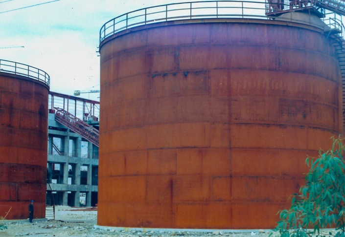 Heavy fuel storage tanks- Karoun cement